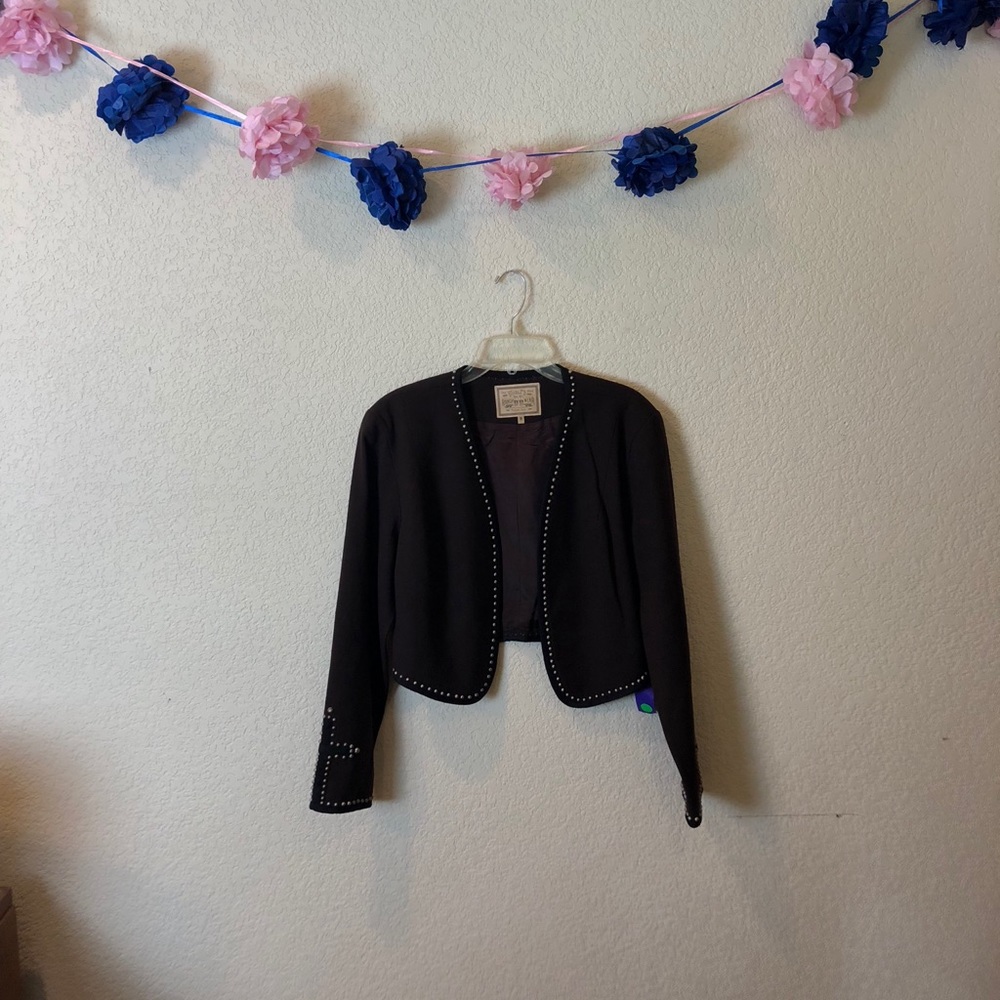 Double D Cropped Blazer